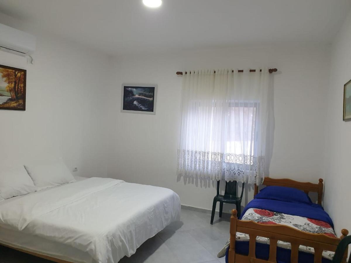 Bar-Restaurant-Hotel-Familja Klos Ngoại thất bức ảnh