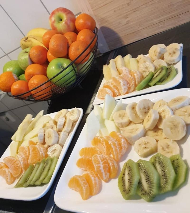 Bar-Restaurant-Hotel-Familja Klos Ngoại thất bức ảnh